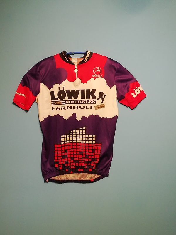 LOWIK-FARNHOLT 1995