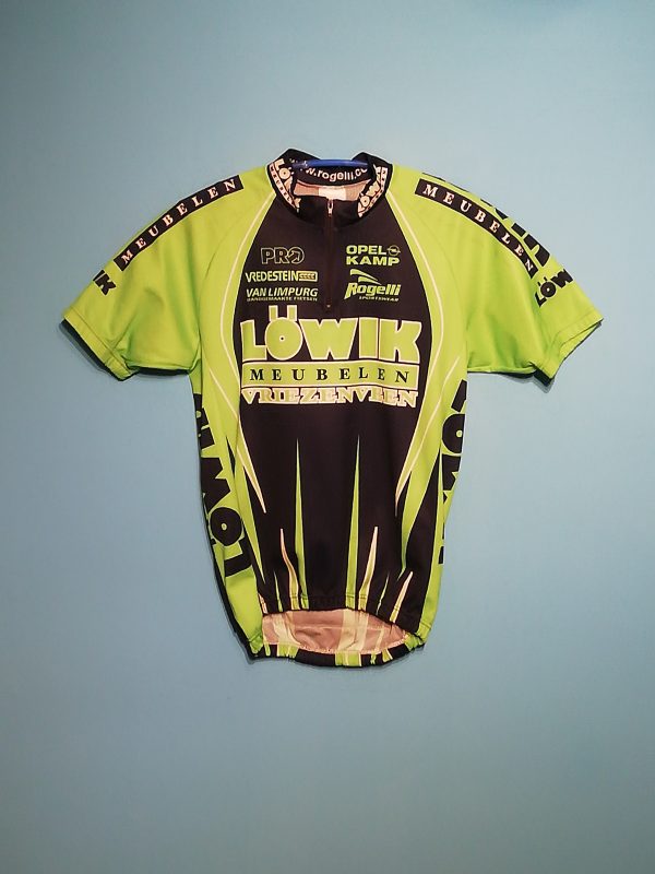 MUEBLES LOWIK 2006