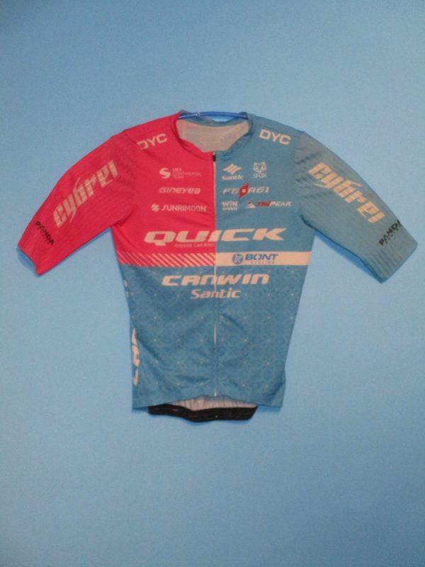 ÉQUIPE PRO QUICK-CANWIN-SANTIC 2025
